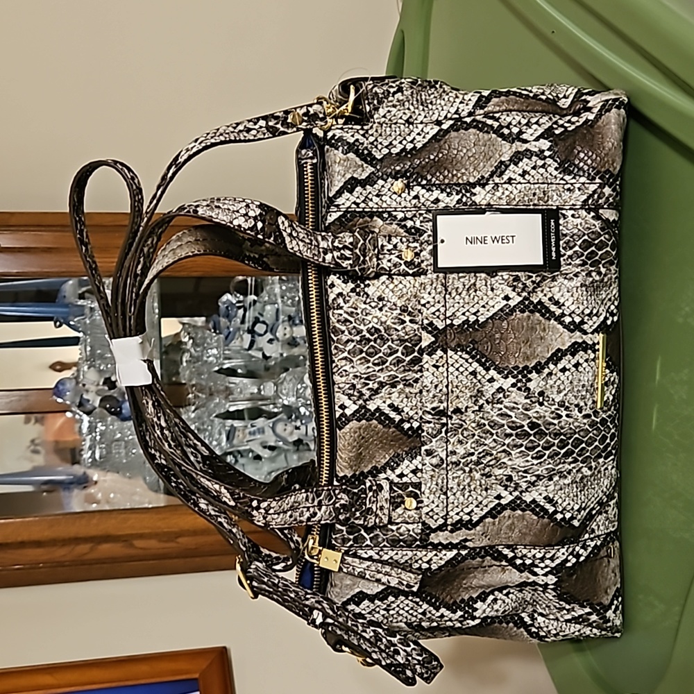 NIN WEST BAG